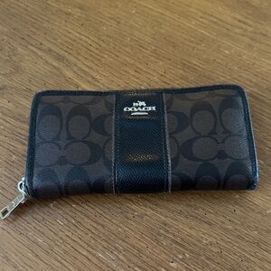 Coach Signature Brown and Black Snakeskin Print Leather Zip Accordion Wallet EUC